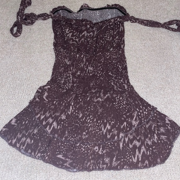 Isabelle’s cabinet smocked romper - Picture 3 of 3